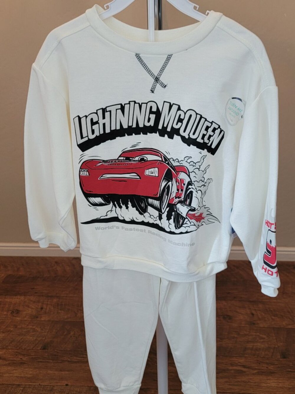Lightning McQueen cream-colored long-sleeve sweatshirt and sweatpants set